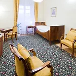 Chateau Liblice Отель Бушице