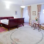 Chateau Liblice Отель Бушице