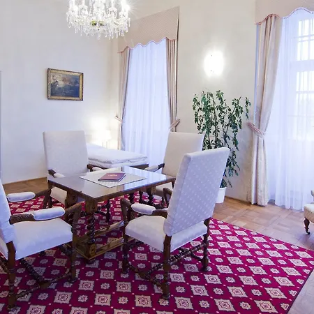 Chateau Liblice فندق 4*