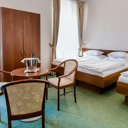 Chateau Liblice فندق 4*