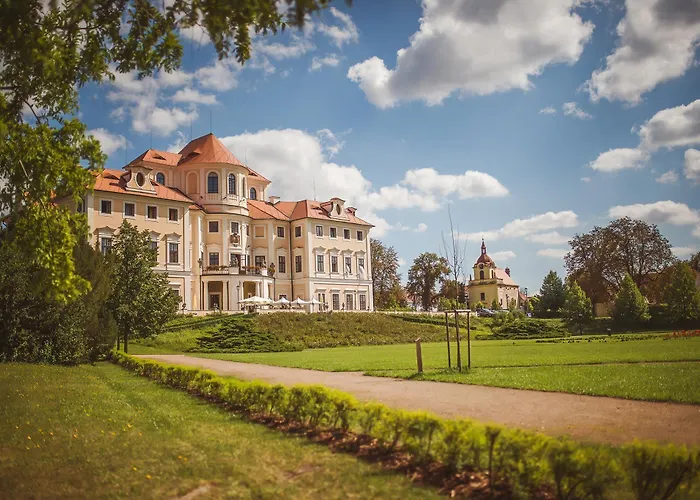 立布利萨酒店 4* Byšice